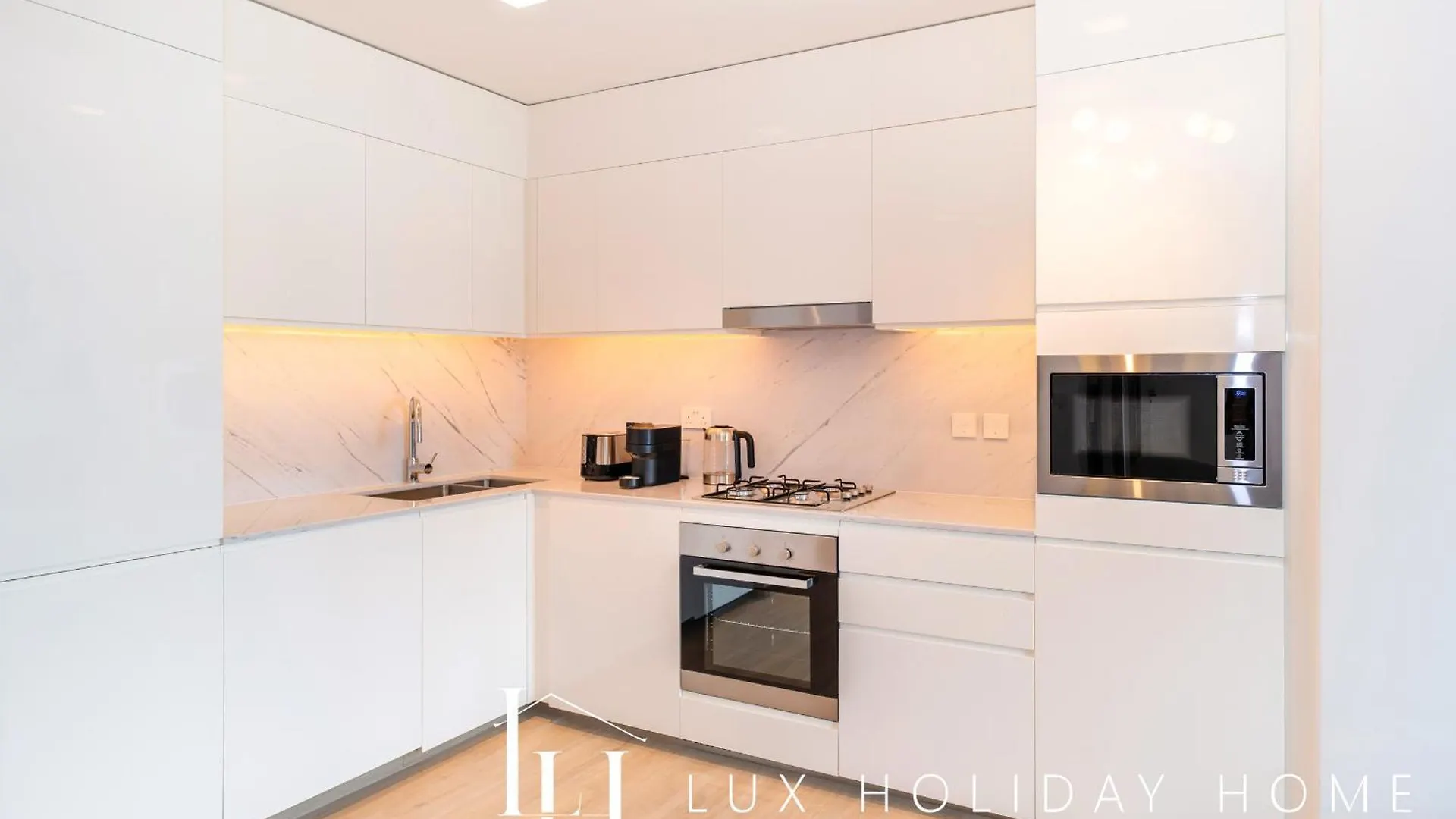 Lux The Palace Residence Suite Dubai