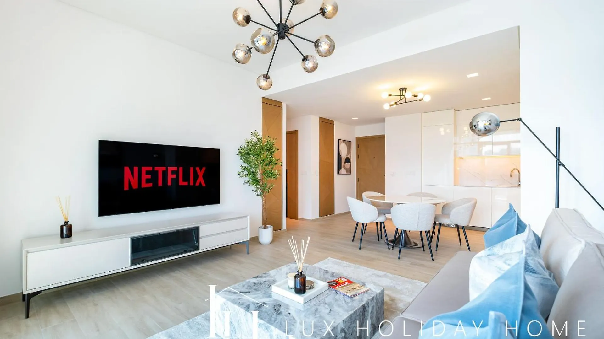 Lux The Palace Residence Suite Dubai United Arab Emirates