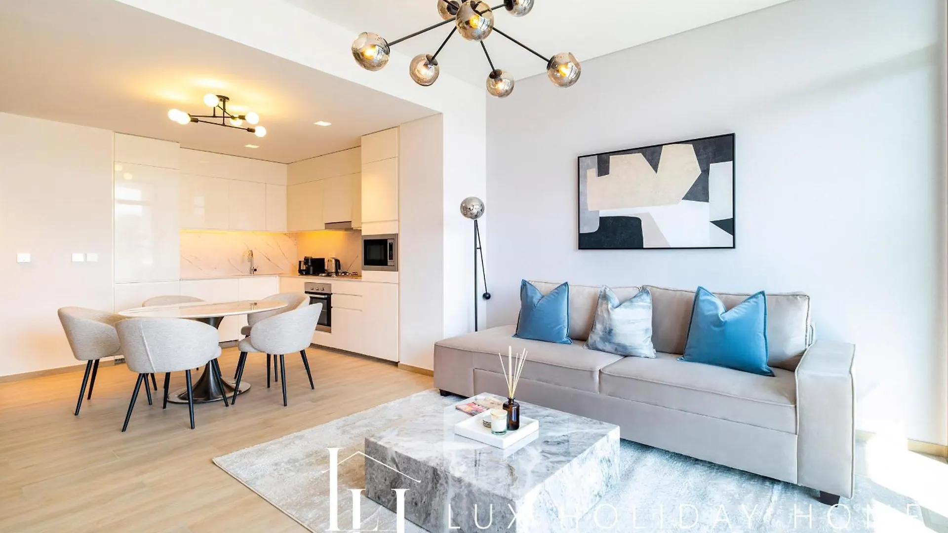 Lux The Palace Residence Suite Dubai United Arab Emirates