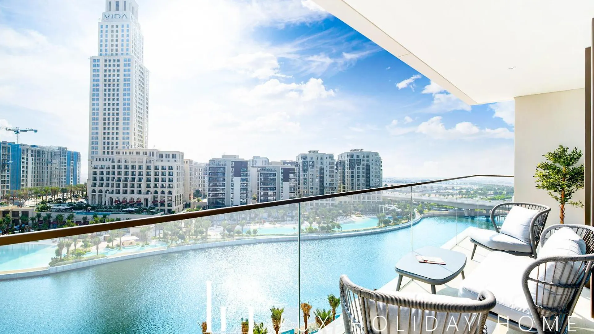 Lux The Palace Residence Suite Dubai