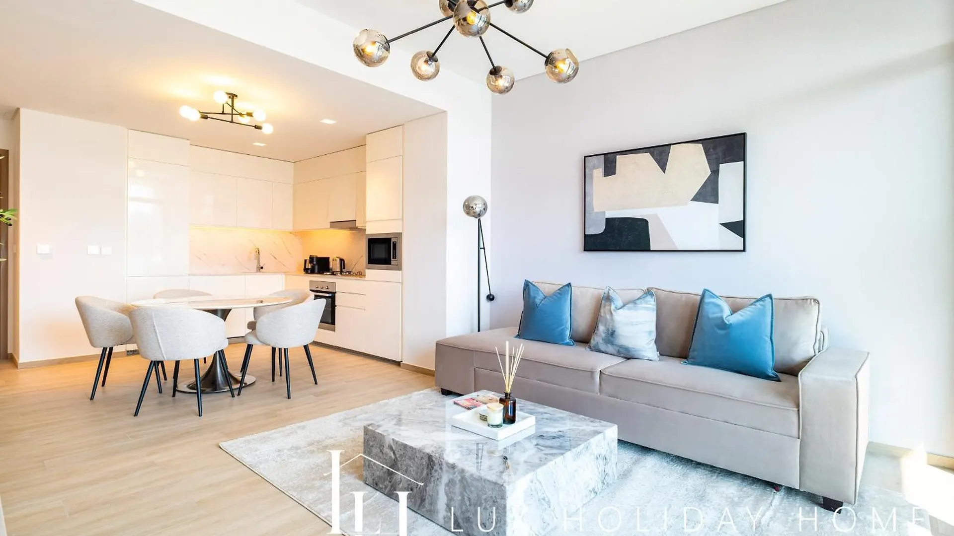 Lux The Palace Residence Suite Dubai